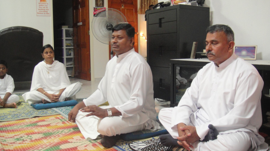 3 Dr Subash with Guru Letchimadas